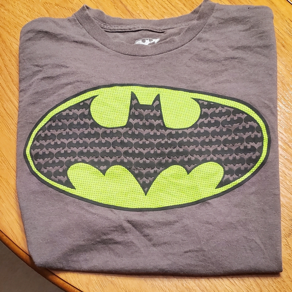Batman Vintage Light Charcoal Grey & Neon Green Tshirt Sz M - Picture 2 of 9